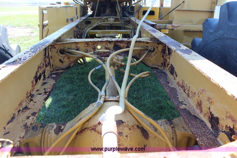 image for item H6787 1988 Ag-Chem TerraGator 1664T floater chassis