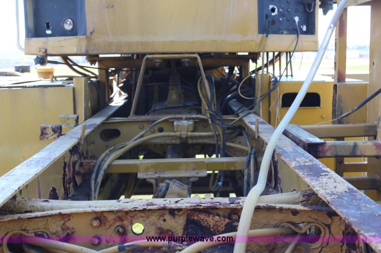 image for item H6787 1988 Ag-Chem TerraGator 1664T floater chassis