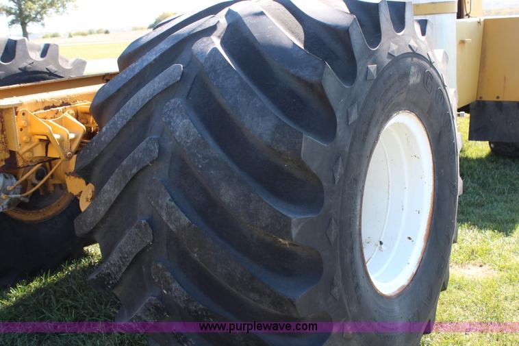 image for item H6787 1988 Ag-Chem TerraGator 1664T floater chassis