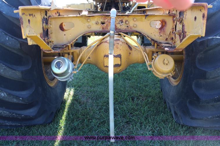 image for item H6787 1988 Ag-Chem TerraGator 1664T floater chassis