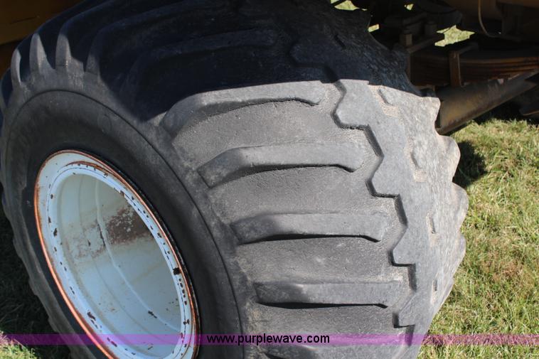 image for item H6787 1988 Ag-Chem TerraGator 1664T floater chassis