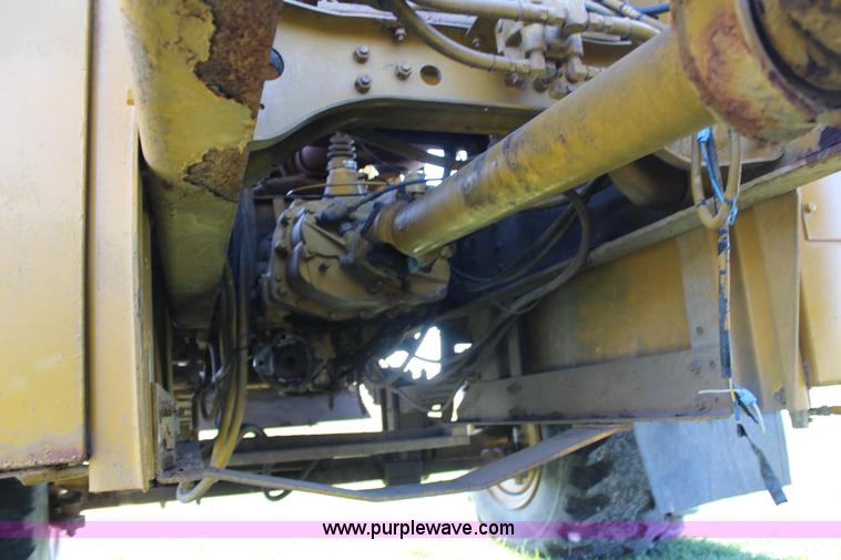 image for item H6787 1988 Ag-Chem TerraGator 1664T floater chassis