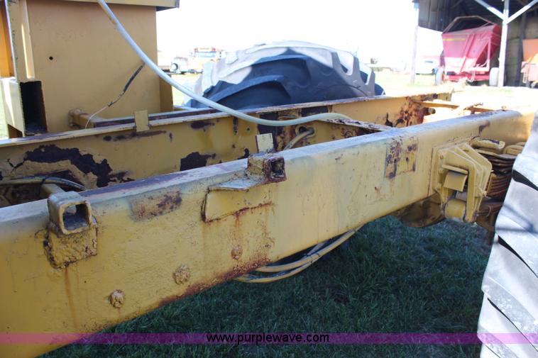 image for item H6787 1988 Ag-Chem TerraGator 1664T floater chassis