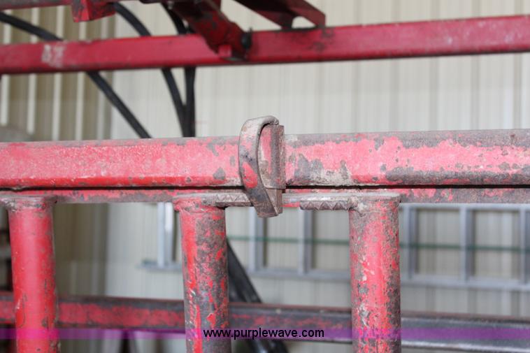 image for item H6788 Bowman hydraulic cattle chute