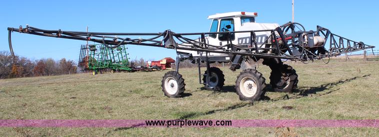 image for item H7935 1995 SpraCoupe 3630 self-propelled sprayer