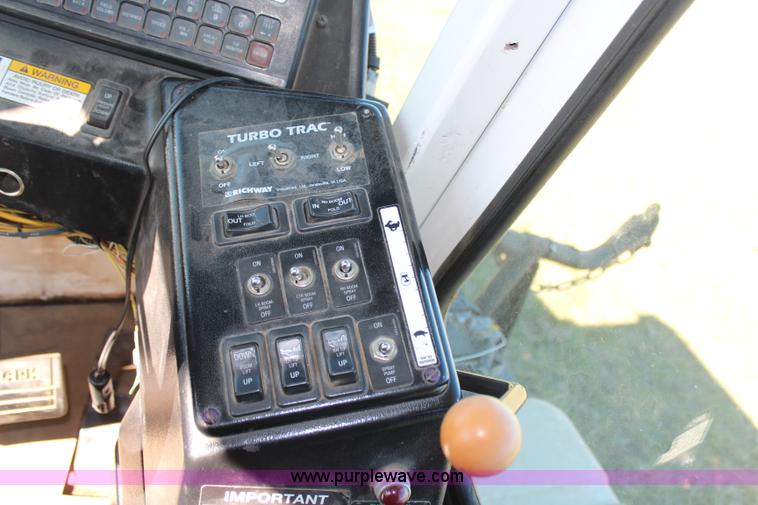 image for item H7935 1995 SpraCoupe 3630 self-propelled sprayer