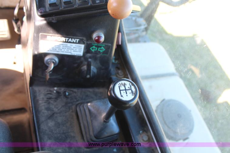 image for item H7935 1995 SpraCoupe 3630 self-propelled sprayer