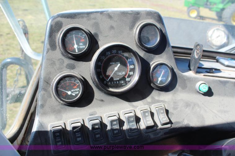 image for item H7935 1995 SpraCoupe 3630 self-propelled sprayer