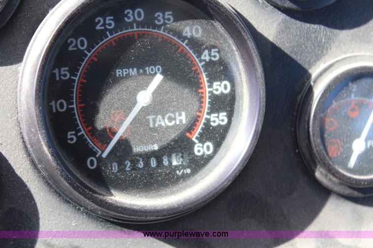 image for item H7935 1995 SpraCoupe 3630 self-propelled sprayer