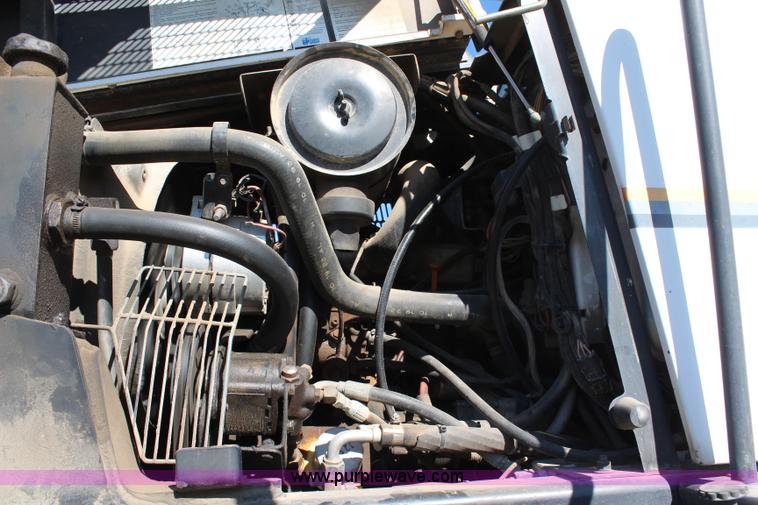 image for item H7935 1995 SpraCoupe 3630 self-propelled sprayer