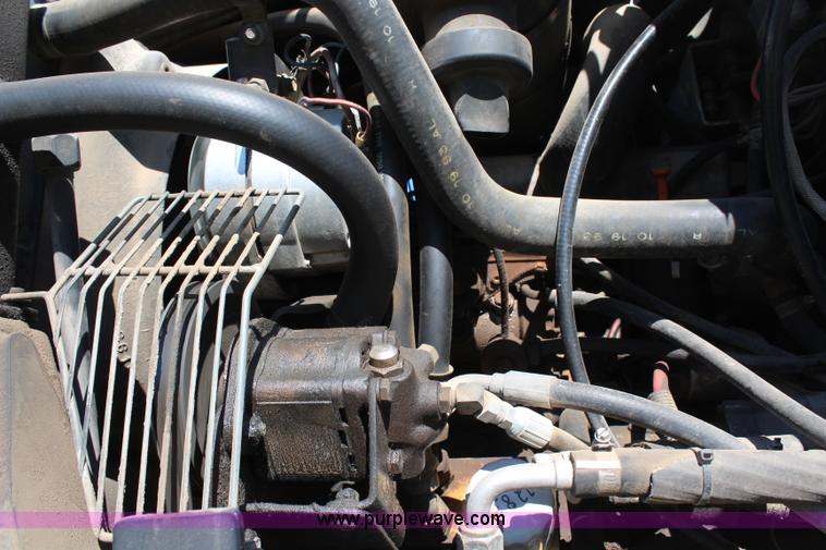 image for item H7935 1995 SpraCoupe 3630 self-propelled sprayer