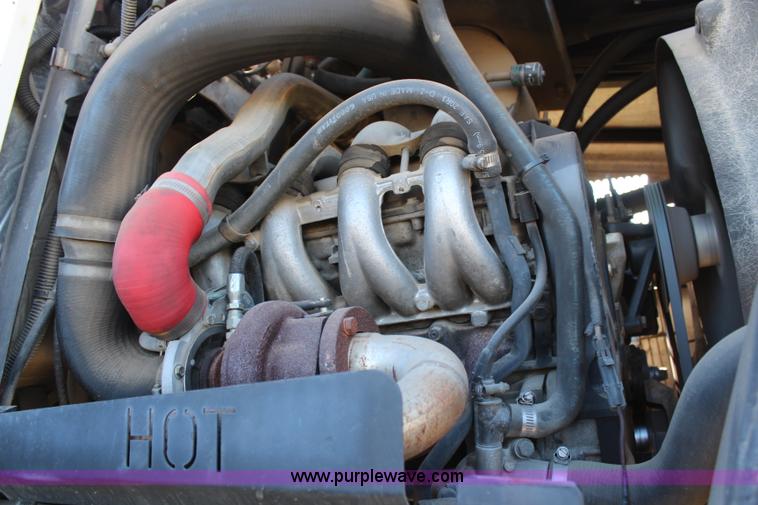 image for item H7935 1995 SpraCoupe 3630 self-propelled sprayer