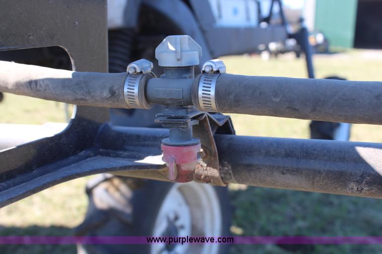 image for item H7935 1995 SpraCoupe 3630 self-propelled sprayer