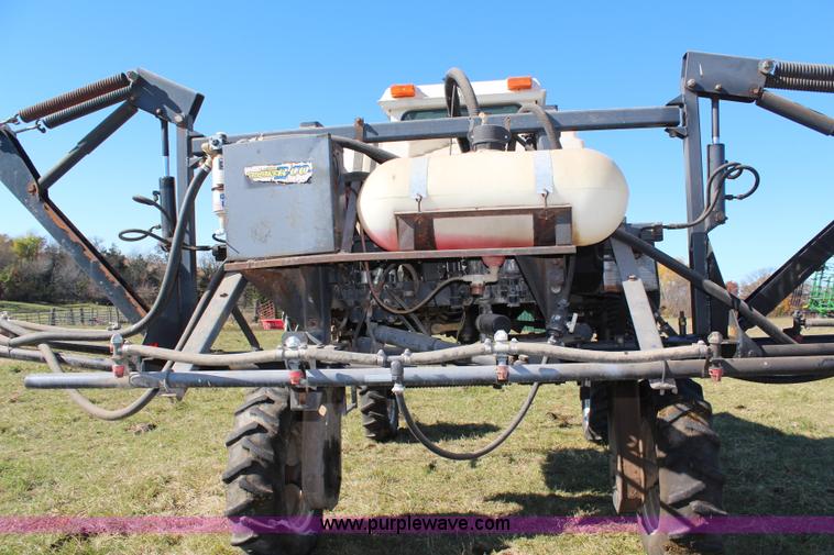 image for item H7935 1995 SpraCoupe 3630 self-propelled sprayer