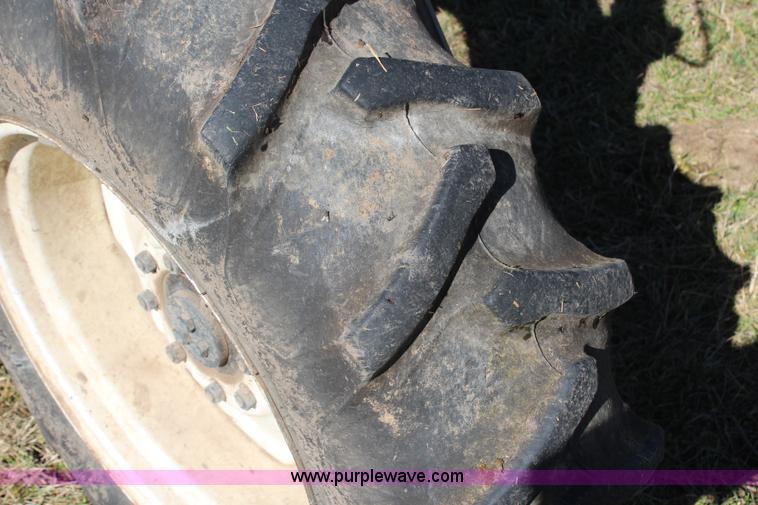 image for item H7935 1995 SpraCoupe 3630 self-propelled sprayer