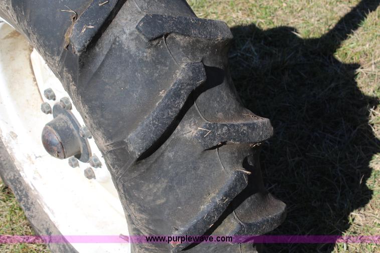 image for item H7935 1995 SpraCoupe 3630 self-propelled sprayer