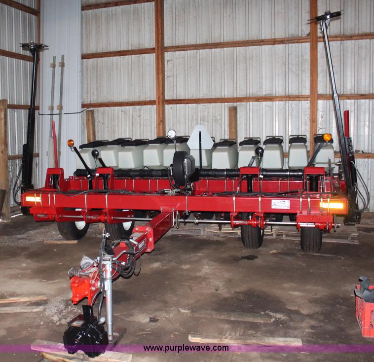 image for item H7939 White 8606 6/11 split row no-till planter