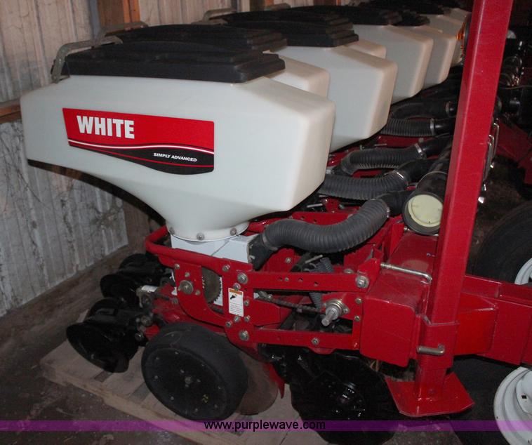 image for item H7939 White 8606 6/11 split row no-till planter