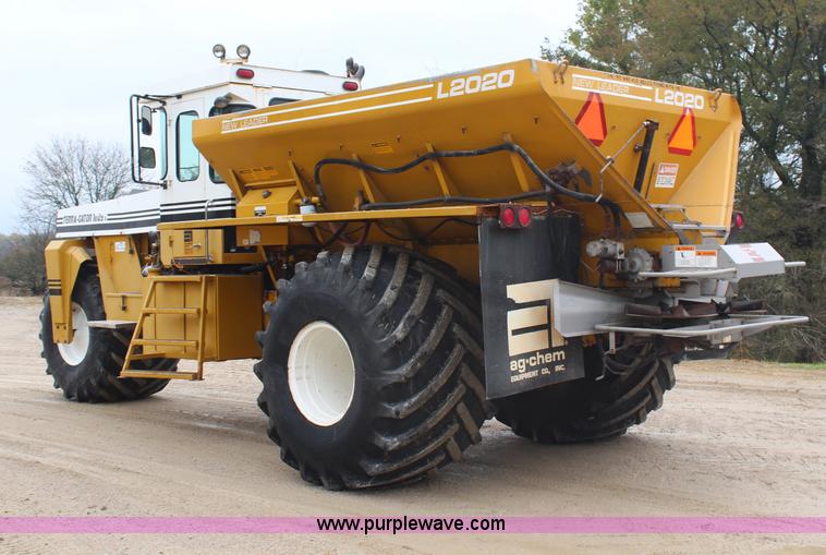 image for item H7961 1992 Ag-Chem TerraGator 1603T dry fertilizer spreader truck