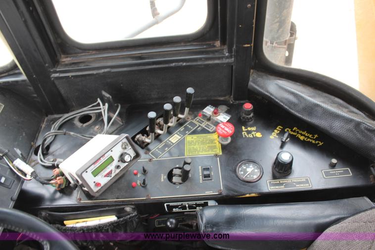 image for item H7961 1992 Ag-Chem TerraGator 1603T dry fertilizer spreader truck