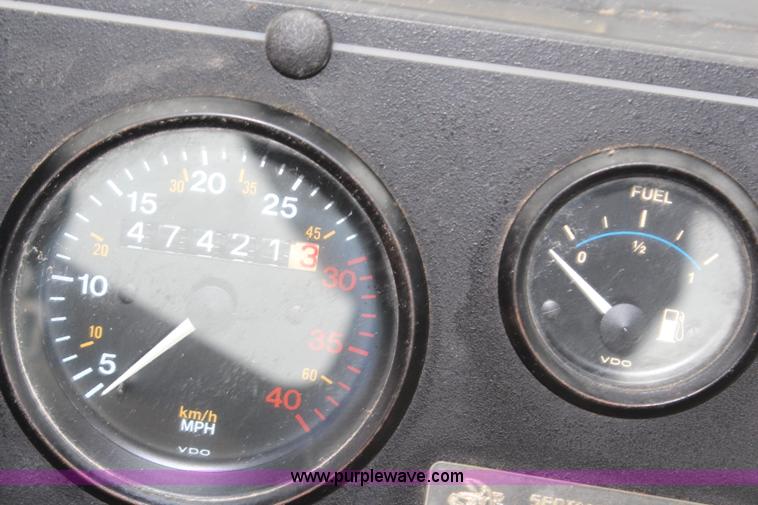 image for item H7961 1992 Ag-Chem TerraGator 1603T dry fertilizer spreader truck