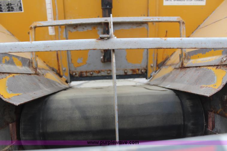 image for item H7961 1992 Ag-Chem TerraGator 1603T dry fertilizer spreader truck