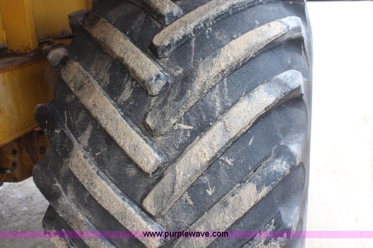 image for item H7961 1992 Ag-Chem TerraGator 1603T dry fertilizer spreader truck