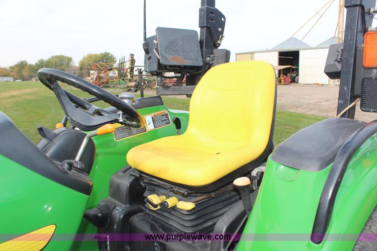 image for item H7971 2002 John Deere 4610 MFWD tractor