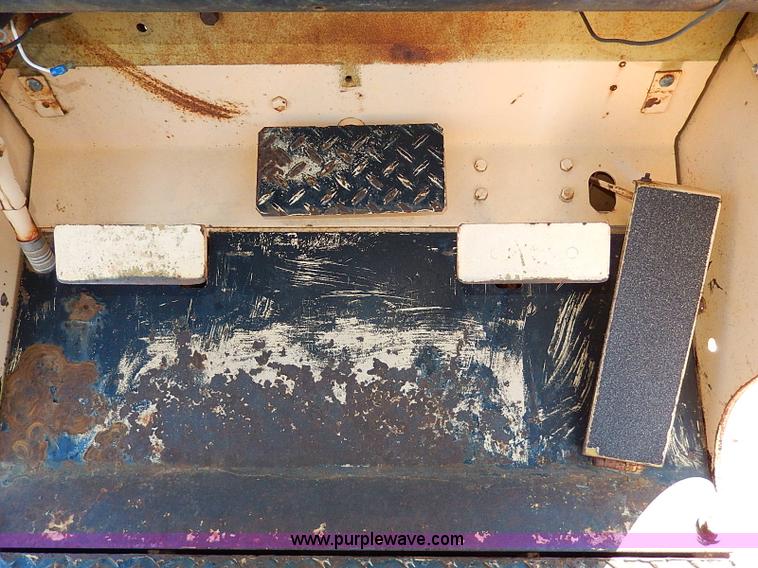 image for item I4263 Case 1200 Traction King 4WD tractor