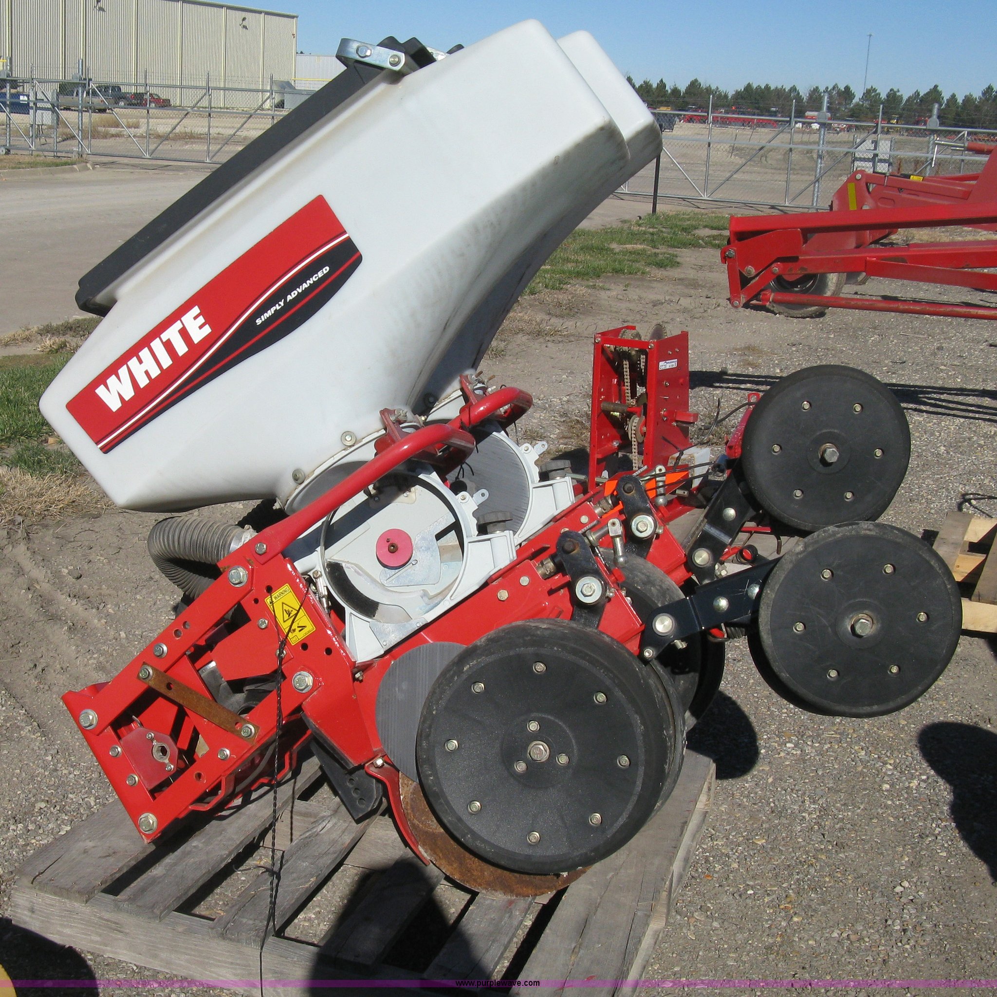 (6) White 8000 series planter row units in Hesston, KS Item AX9592