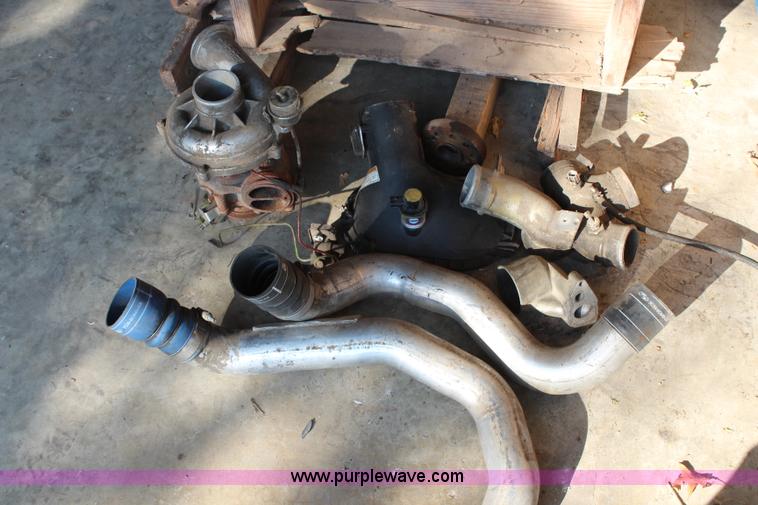 image for item AU9945 International 7.3L diesel engine