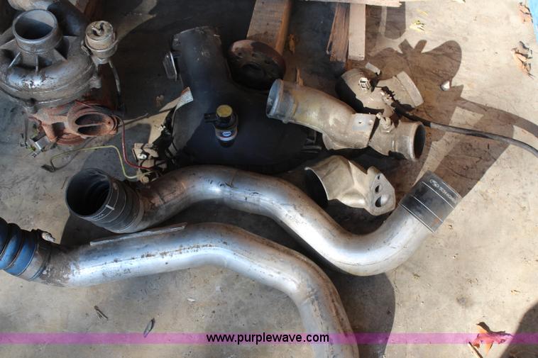 image for item AU9945 International 7.3L diesel engine