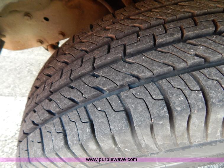 image for item B5989 1990 Chevrolet 2500 dump bed truck