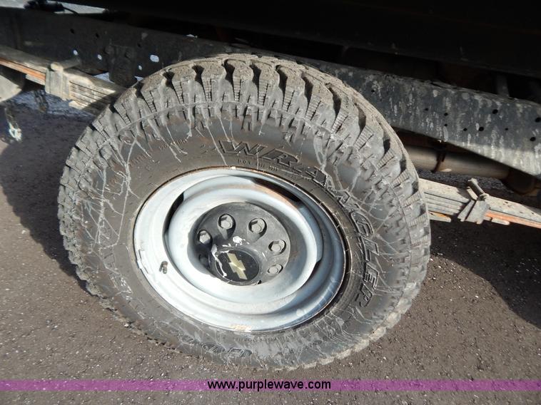 image for item B5989 1990 Chevrolet 2500 dump bed truck