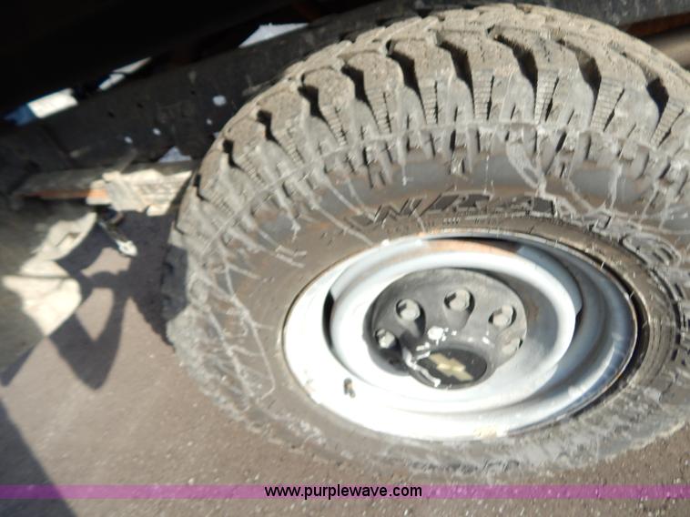 image for item B5989 1990 Chevrolet 2500 dump bed truck