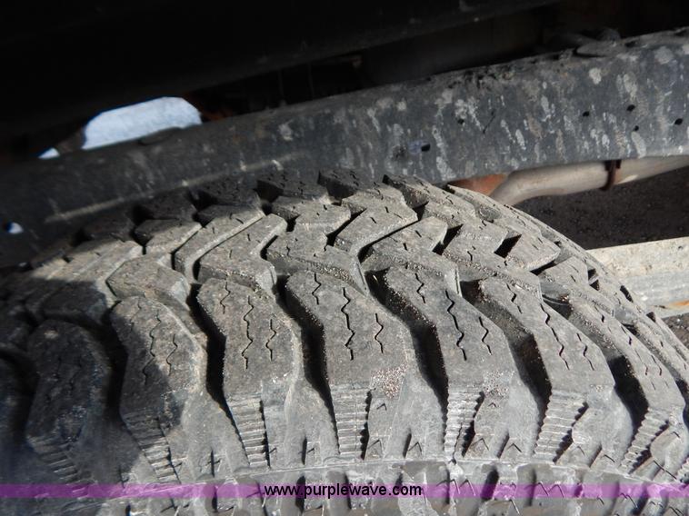 image for item B5989 1990 Chevrolet 2500 dump bed truck