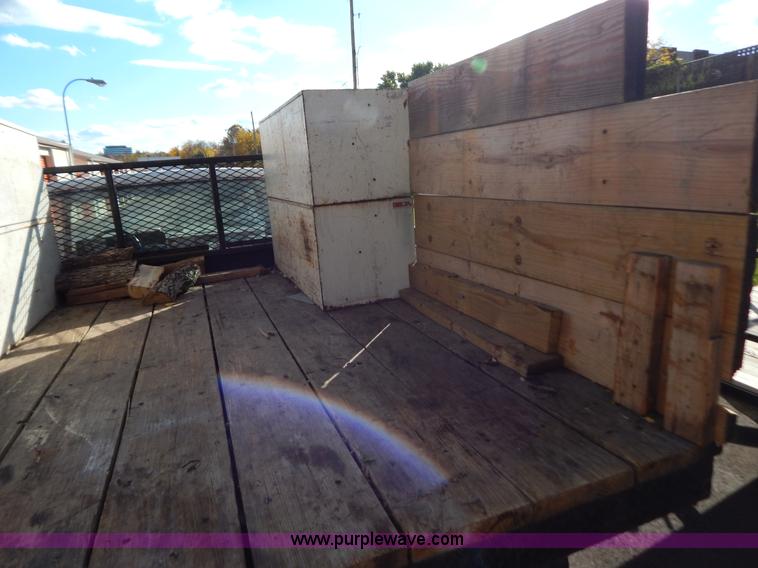 image for item B5989 1990 Chevrolet 2500 dump bed truck