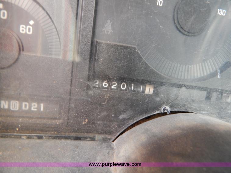 image for item B5989 1990 Chevrolet 2500 dump bed truck