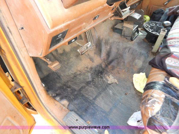 image for item B5989 1990 Chevrolet 2500 dump bed truck