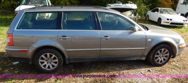 image for item B5990 2002 Volkswagen Passat GLS