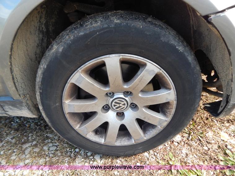 image for item B5990 2002 Volkswagen Passat GLS