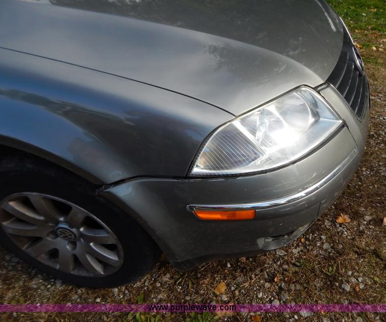 image for item B5990 2002 Volkswagen Passat GLS