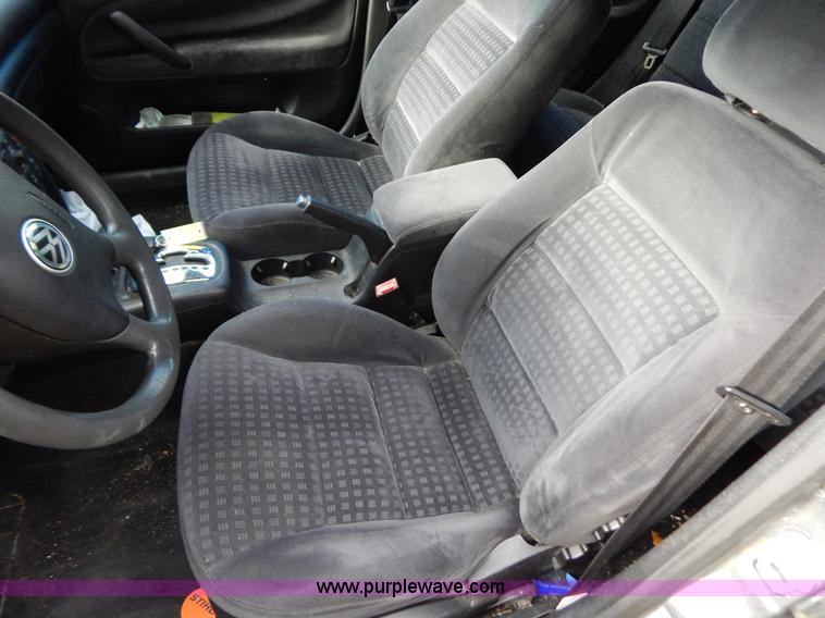 image for item B5990 2002 Volkswagen Passat GLS