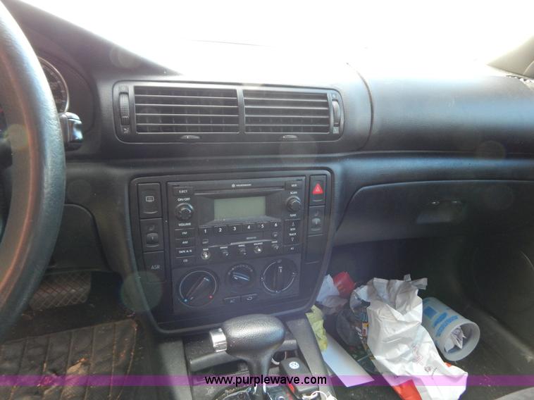 image for item B5990 2002 Volkswagen Passat GLS