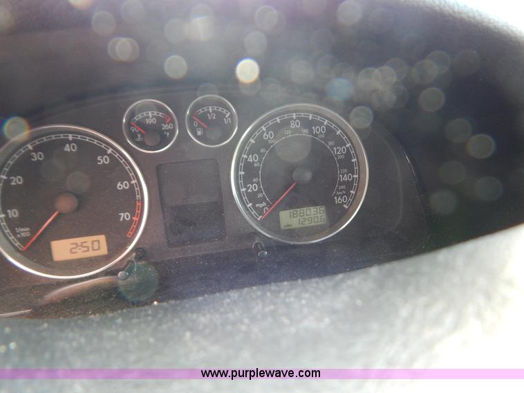 image for item B5990 2002 Volkswagen Passat GLS