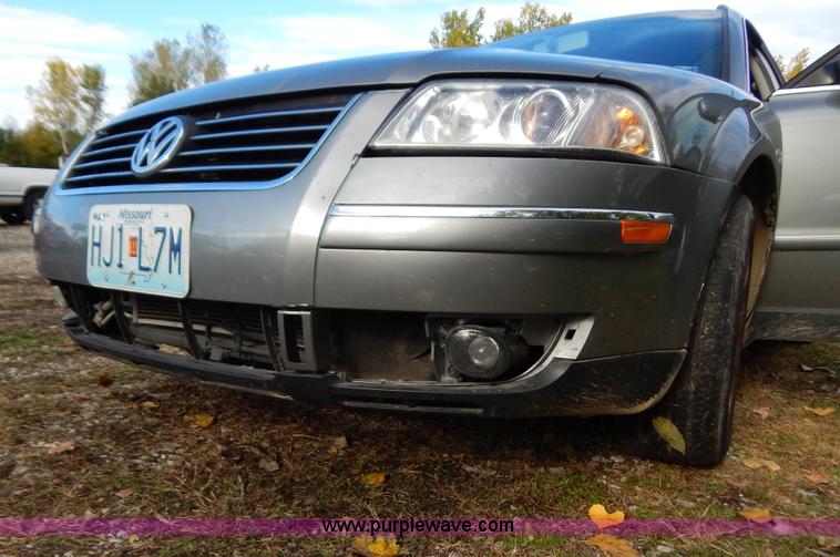 image for item B5990 2002 Volkswagen Passat GLS