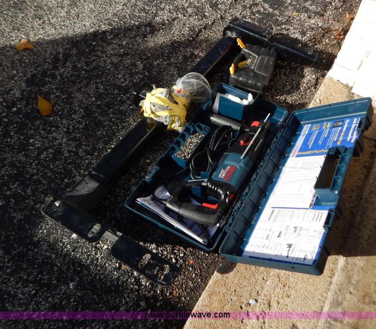 image for item B5991 Bosch Bull Dog Extreme hammer drill