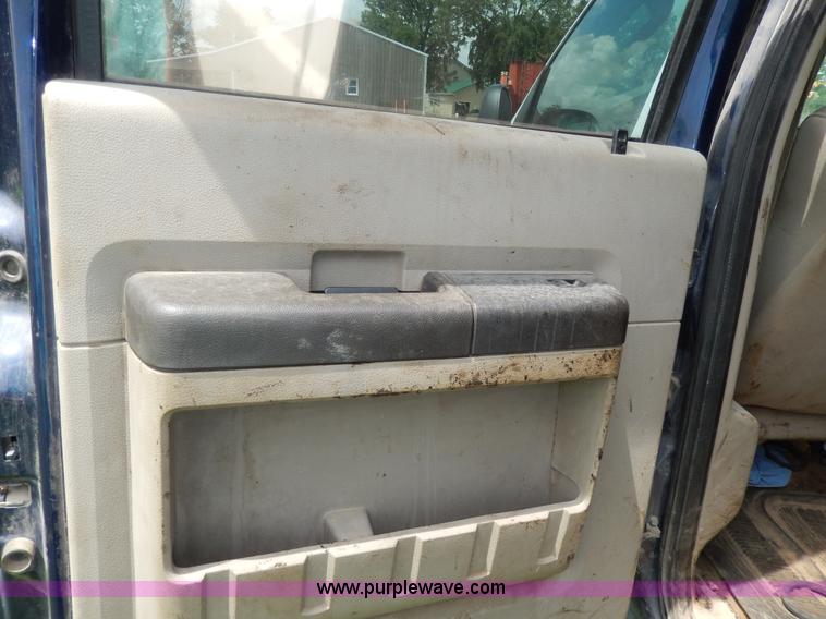 image for item D4780 2008 Ford F250 XLT Super Duty Crew Cab pickup truck