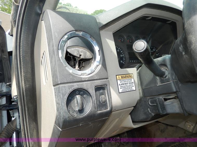 image for item D4780 2008 Ford F250 XLT Super Duty Crew Cab pickup truck