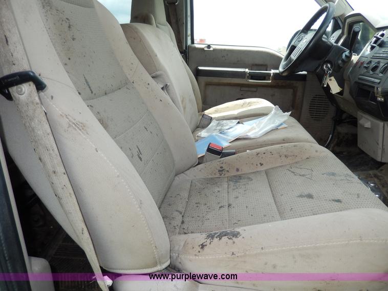 image for item D4780 2008 Ford F250 XLT Super Duty Crew Cab pickup truck